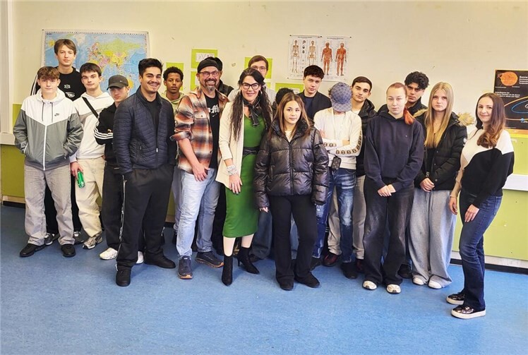 Cannabis – was stimmt wirklich und was ist bloß Gerücht? Zum wiederholten Mal machte das Aufklärungsprogramm „Der grüne Koffer“ Station an der BBS Andernach. Foto: privat