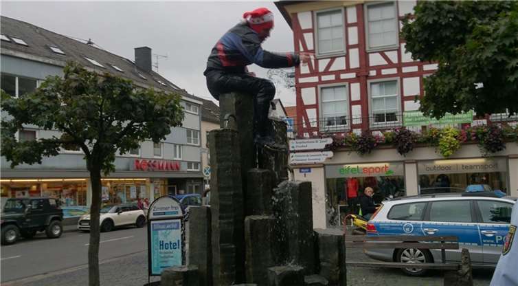 Zum wiederholten Male hielt ein offenbar psychisch kranker, 52 Jahre alter Mann in Adenau die Polizei in Atem.privat