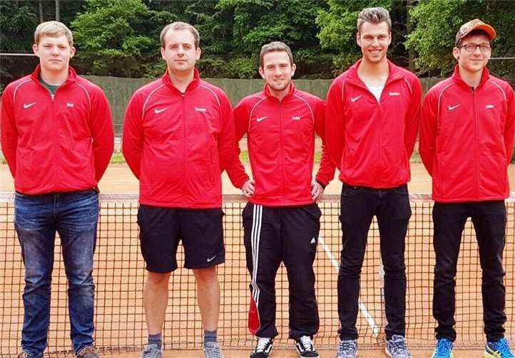 Zum zweiten Mal erfolgreich war das Herren Team in der Besetzung (v.l.n.r.): Emil Müller, Thomas Königsfeld, Andrê Seliger, Markus Lenz und Julian Müller. TC Steimel
