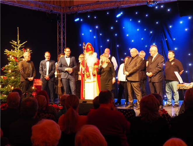 Zum zwölften Mal lud die Große Koblenzer Karnevalsgesellschaftzur traditionellen „Kowelenzer Weihnacht“ in das Kurfürstliche Schloss ein. Fotos: HH