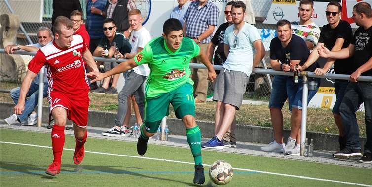 Zumindest dieses Laufduell gegen Tim Pfeiffer (links) konnte Mustafa Madanoglu für sich entscheiden.