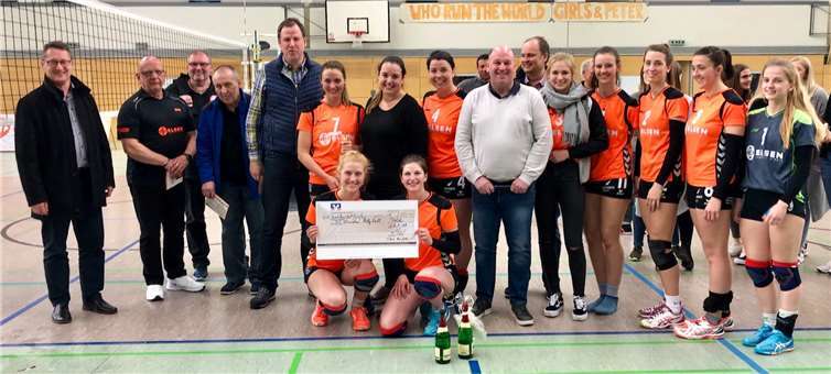 Zur Aufstiegsfeier kamen zahlreiche Gratulanten.Foto: privat