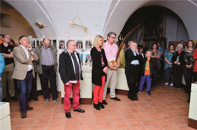 Zur Ausstellungs- und Saisoneröffnung waren Vertreter zahlreicher Koblenzer Karnevalsvereine ins rheinische Fastnachtsmuseum gekommen. HEP