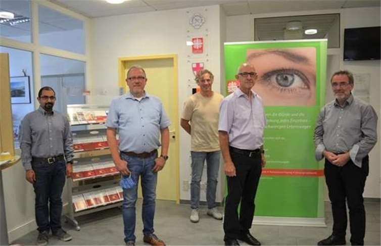 Zur Begrüßung fanden sich für das Bild ein, von links nach rechts: Emad Girgis (Caritas Mayen-Andernach) Robert Müller (SKM Betreuungsverein für Mayen und Umgebung e.V.), Bernhard Gödert (Fachdienstleiter Caritas Andernach-Mayen), Klaus Morsch (Geschäftsführer SKM Kath. Verein für Soziale Dienste für Mayen und Umgebung e.V.) und Werner Steffens (Geschäftsführer Caritasgeschäftsstelle Mayen-Andernach).Foto: Privat