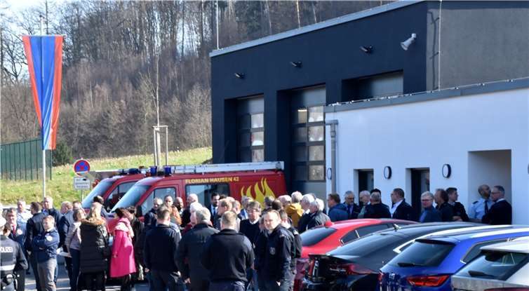 Zur Einweihung des Feuerwehrhauses in Hausen kamen etwa 100 Gäste.