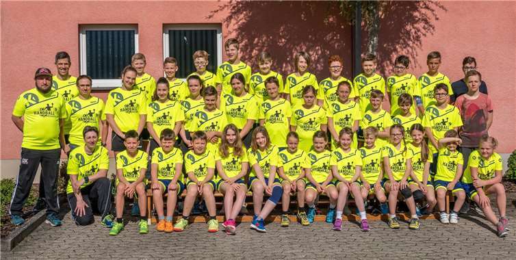 Zur Erinnerung erhielt jedes teilnehmende Kind ein Trikot-Set. Foto: privat