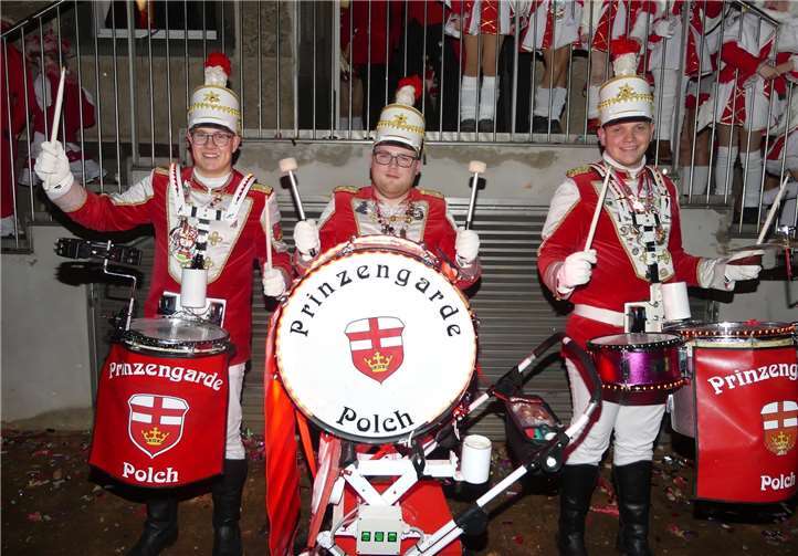 Zur Eroberung des Rathauses erklangen rhythmische Trommelschläge der Prinzengarde.