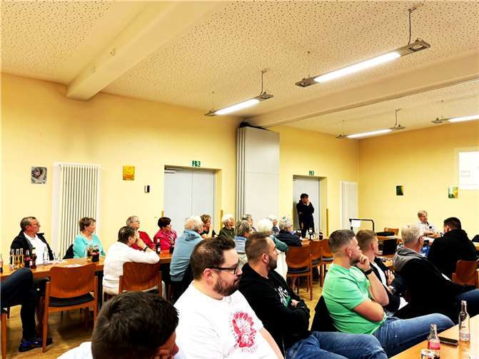 Zur Jahreshauptversammlung der DJK Kruft/Kretz konnte der Versammlungsleiter Jürgen Hesch zahlreiche bekannte Gesichter im Pfarrheim begrüßen. Foto: privat