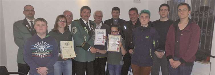 Zur Jahreshauptversammlung gab es Ehrungen und Urkunden. Privat