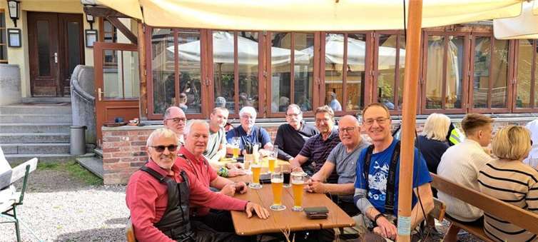 Zur Mittagspause gings ins Gasthaus „Schauferts Hof“ in Schönborn.