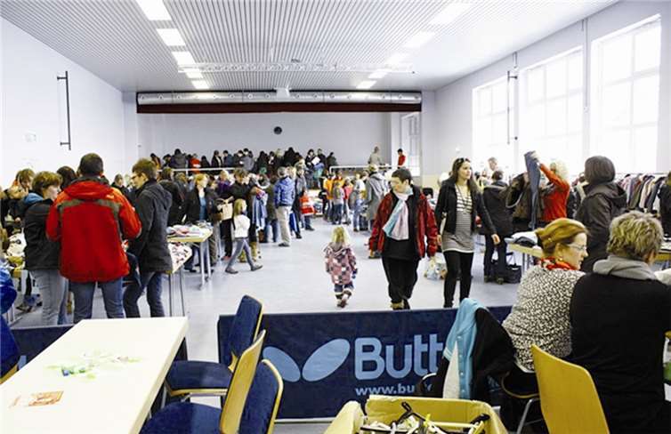Zur Typisierung und Kleiderbörse waren viele Besucher erschienen. privat