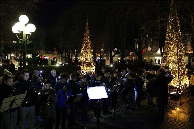 Zur Uferlichter-Eröffnung spielte der Posaunenchor der evangelischen Kirchengemeinde Bad Neuenahr.