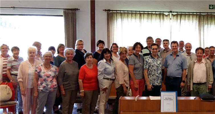Zur Vorbereitung auf das große Jubiläumskonzert fand in der Oberbreisiger Sängerhalle, ein Probetag mit Startenor und Chorleiter Johannes Kalpers statt.Foto: privat