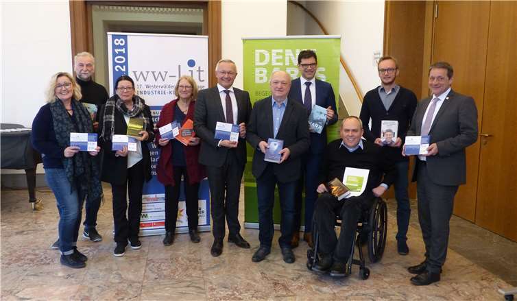 Zur Vorstellung der beiden Programmreihen 17. Westerwälder Literaturtage und Denkbares im Kultursommer 2018 trafen sich Vertreter von Presse, Politik und Kultur in der Kreisverwaltung Altenkirchen.Kreisverwaltung