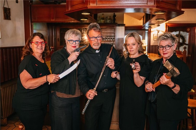 Zur humorvollen Krimilesung laden Moni Reinsch, Andrea Revers, Susanne Arnold, Jutta Büsscher und Dieter Aurass am 10. Januar ein. Foto: Ralf Cornesse