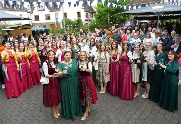Zur offiziellen Krönungszeremonie waren insgesamt 30 Gastmajestäten von Mosel und Rhein vertreten. Fotos: TE