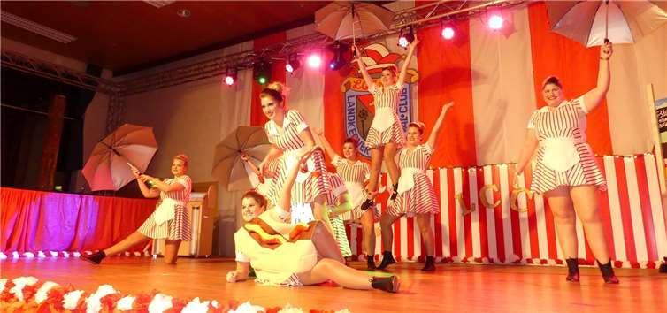 Zurück in die 50er Jahre. Die Dancing Friends präsentierten ein blitzsauberes US-Diner-Musical.