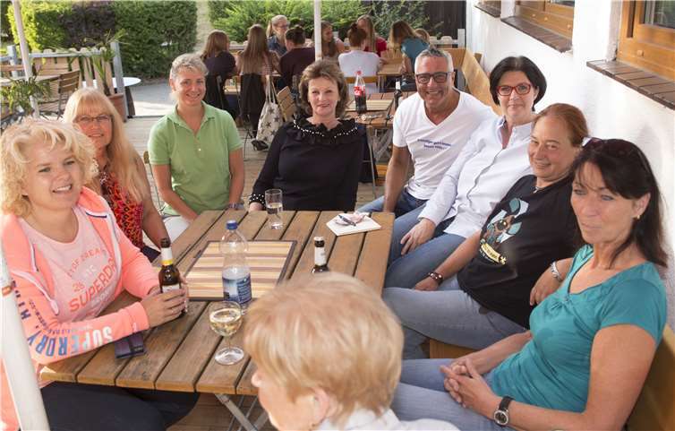 Zusammen ließen sich die Helfer verwöhnen und genossen das Helferfest. Wolfgang Tischler