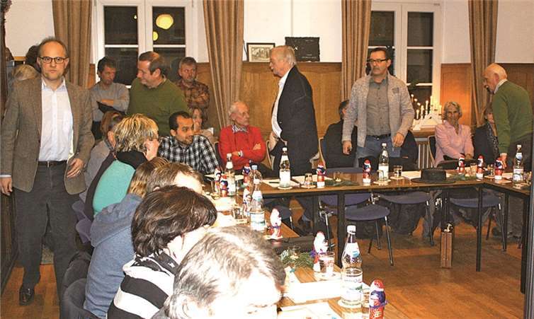 Zusammen mit Christopher Magawly (FWG) verließen empörte Christdemokraten geschlossen den Sitzungssaal. DL