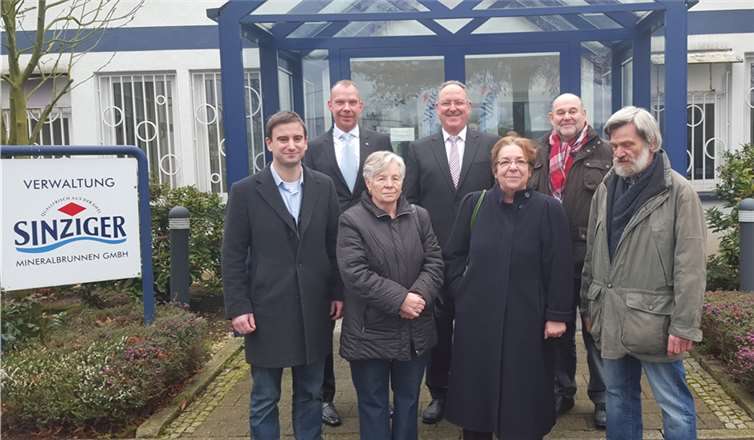 Zusammen mit Vertretener der SPD-Ortsvereine Sinzig und Bad Bodendorf besuchte Marcel Hürter das Mineralwasserunternehmen. privat