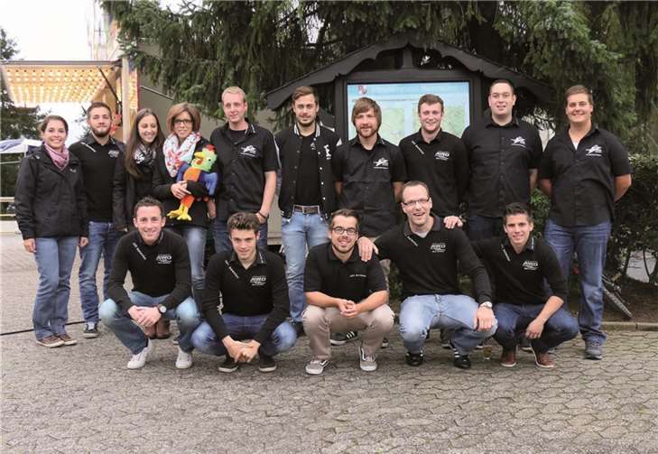 Zusammen mit dem Sportverein richteten die Junggesellen die Kirmes aus. SES