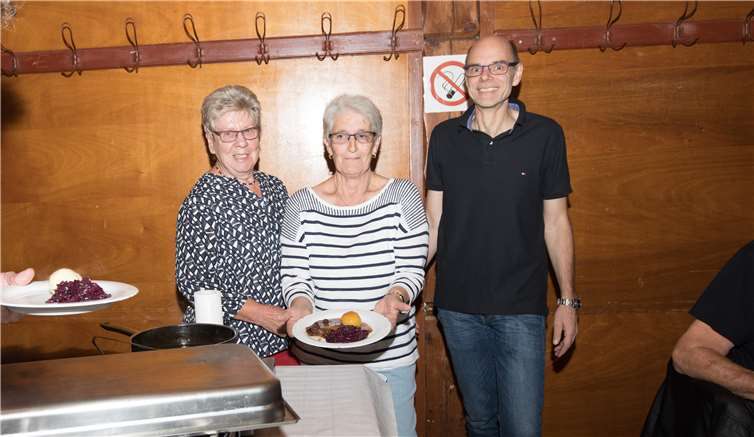 Zusammen mit den weiteren Aktiven des Vereins stemmen Marga Brunnabend, Annemie Blaeser und Reiner Held (v.l.) viele Veranstaltungen im Jahreslauf.CEW