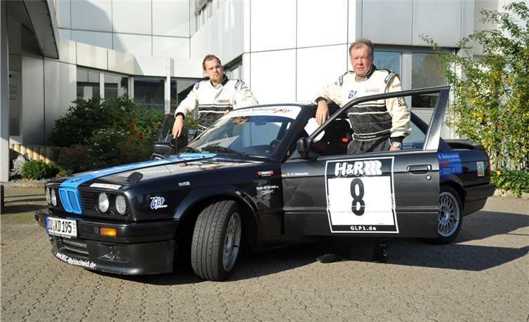 Zusammen mit seinem Sohn Holger umrundete Klaus Dieter Ueberschar (re.) unzählige Male den Nürburgring. Fotos: STUDIO-D GmbH