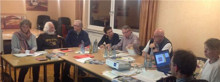 Zusammen unterhielten sich die Anwesenden über die Notwendigkeit von atomaren Waffensystemen. Foto: privat