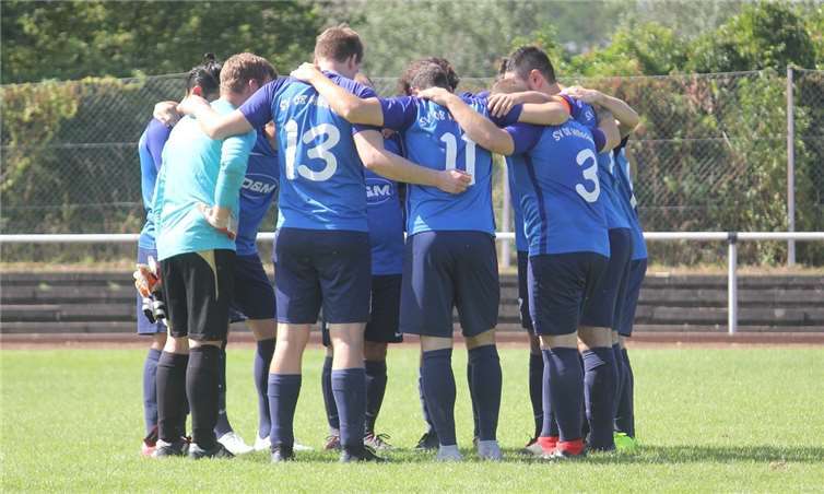 Zusammenhalt ist auch die Divise beim SV Hillscheid in dieser Saison. Nach dem zweiten Aufstieg innerhalb von drei Jahren soll es nun in der Kreisliga B auf Punktejagd gehen. Foto: TH