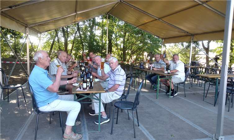 Zusammentreffen des Chores des MGV Mendig unter Berücksichtigung der Corona-Schutzmaßnahmen.