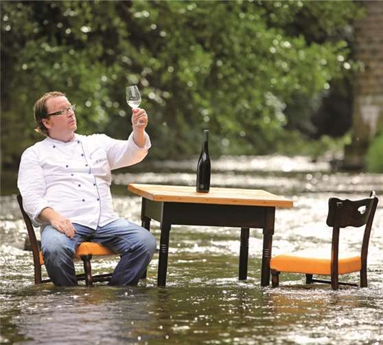 Zwar nicht in, aber direkt an der Ahr können Gäste des „Schaarschmidt“ ab August Bier vom Fass und edle Weine genießen. Schaarschmidt an der Ahr