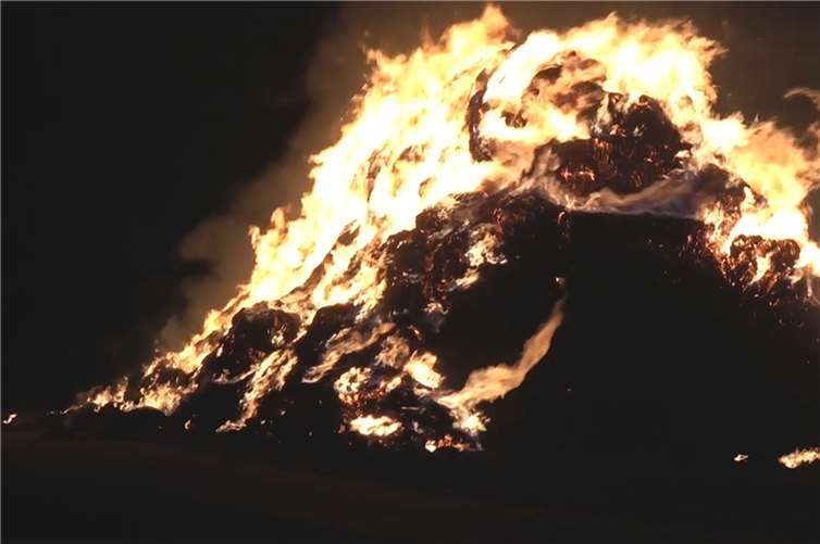 Zwei 19-Jährige aus dem Bereich Andernach/Pellenz sollen die Verantwortlichen für die Brandserie von mehr als 20 Strohballenbränden sein. Foto: Archiv / WinklerTV