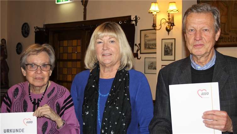 Zwei Goldene Treuezeichen wurden übergeben.privat