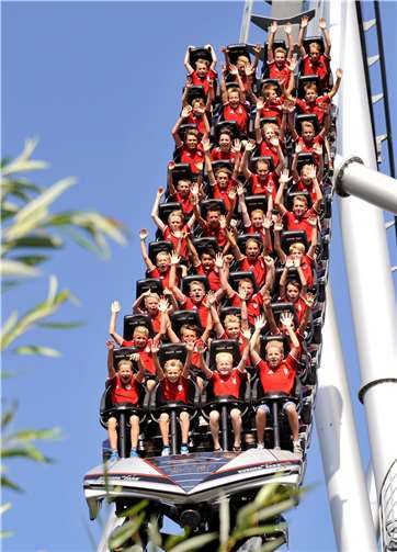 Zwei Kinder haben die Chance, einen Platz im Fußballcamp zu gewinnen.  Foto: Europa-Park