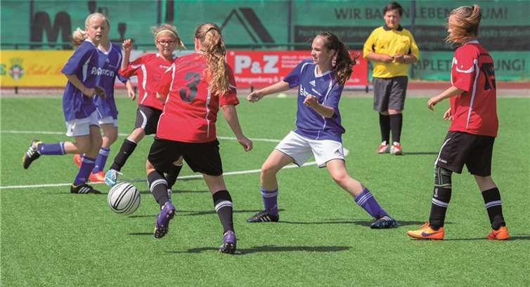 Zwei Tage lang waren in Straßenhaus die Nachwuchsfußballerinnen aktiv.WT