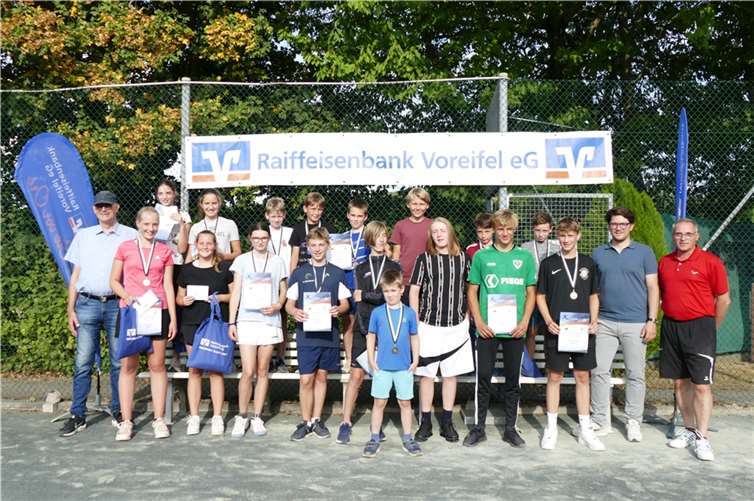 Zwei Tage spielte die Rheinbacher Tennisjugend in Merzbach. Foto: privat