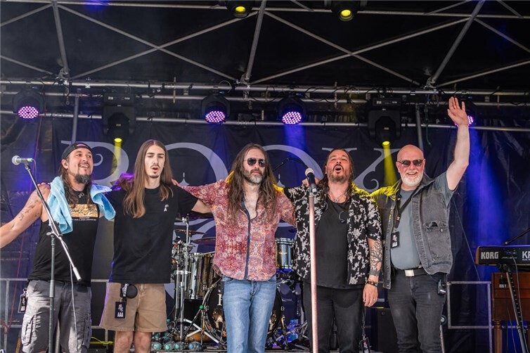 Zwei Tage voller Rockmusik, Familienprogramm und sozialem Engagement: Mit seiner fünften Auflage hat „Andernach rockt 2026“ am Pfingstwochenende erneut eindrucksvoll gezeigt, wie Musik Menschen verbinden kann. Fotos: www.axellivepictures.de