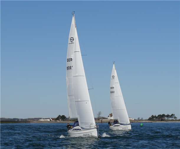 Zwei der neuen Dienstsegelboote auf Probefahrt in der Flensburger Förde. Foto:Michael Hufnagel/Bundeswehr