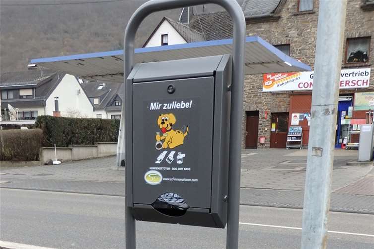 Zwei neue Hundetoiletten wurden am Moseluferweg aufgestellt. privat