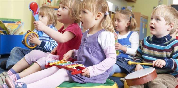 Zwei neue Kurse „Tanzen und Musizieren“ werden im Juli in Lehmen und Pfaffenheck angeboten. Foto: KMS