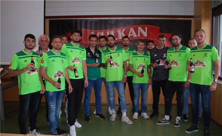 Zwei starke Partner: die SG Eintracht Mendig/Bell und die Vulkan-Brauerei.Foto: SK