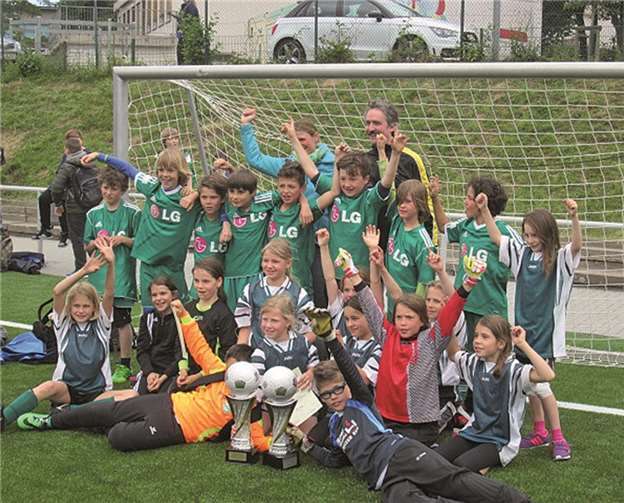 Zwei tolle Pokale konnte die KGS Wormersdorf mit nach Hause nehmen. privat