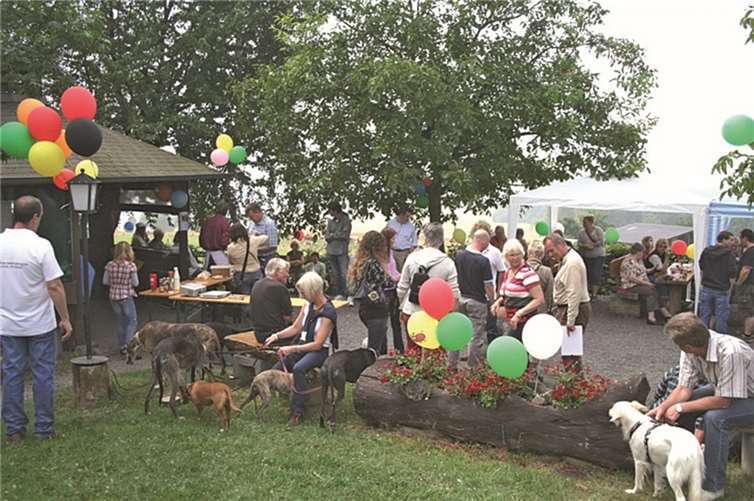 Zwei- und Vierbeiner haben immer viel Spaß beim Sommerfest des Tierschutz Siebengebirge.privat