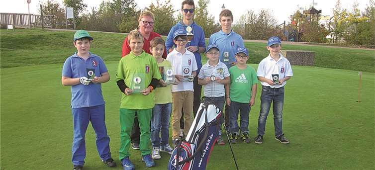 Zweite Reihe von li.: Ralf Reichertz, Niklas Moser und Janik Oster, vordere Reihe: Alexander Haupts, Tino Reichertz, Lucas Wagner, Leo Schlägel, Max u. Moritz Fuhrmann, Julian Renn.privat