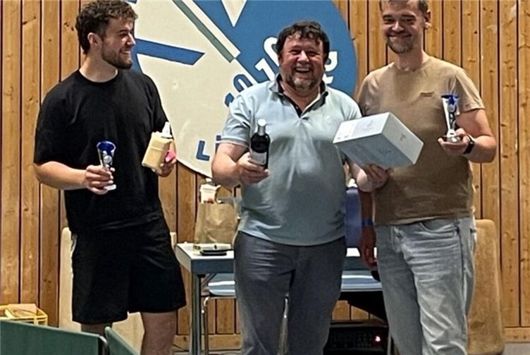Zweiter Platz für die „Ping-Pong-Boys“ mit dem Ortsvorsteher