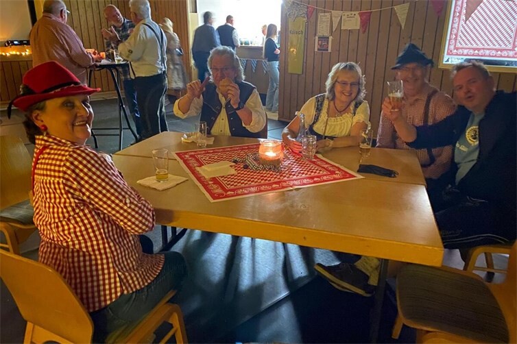 Zwischen Feiern und Verköstigung darf es auch mal eine Pause am Tisch sein. 