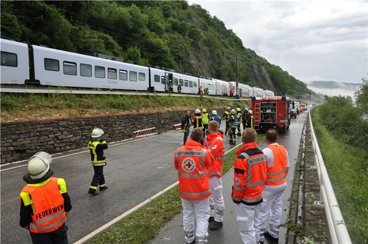 Zwischen Hatzenport und Moselkern entgleiste ein Zug, welcher von Moselkern kommend nicht rechtzeitig anhalten konnte. Foto: WinklerTV