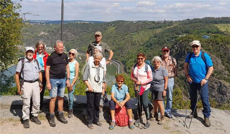 Zwischen Oberwesel und St Goar; Blick auf den Loreley-Felsen.  Foto: Eifelverein Remagen / Klara Rauwald
