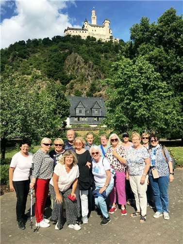 Auf den Spuren des Mittelalters in Braubach Zwischen Rosenbeeten und Ritterrüstung: Ein Ausflug ins historische Braubach. Foto: plus/minus 60 aktiv