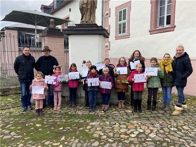 Zwölf Erstplatzierte wurden ausgezeichnet.  Foto: Bürgergemeinschaft Pro Heimbach-Weis/Sascha Fiedler